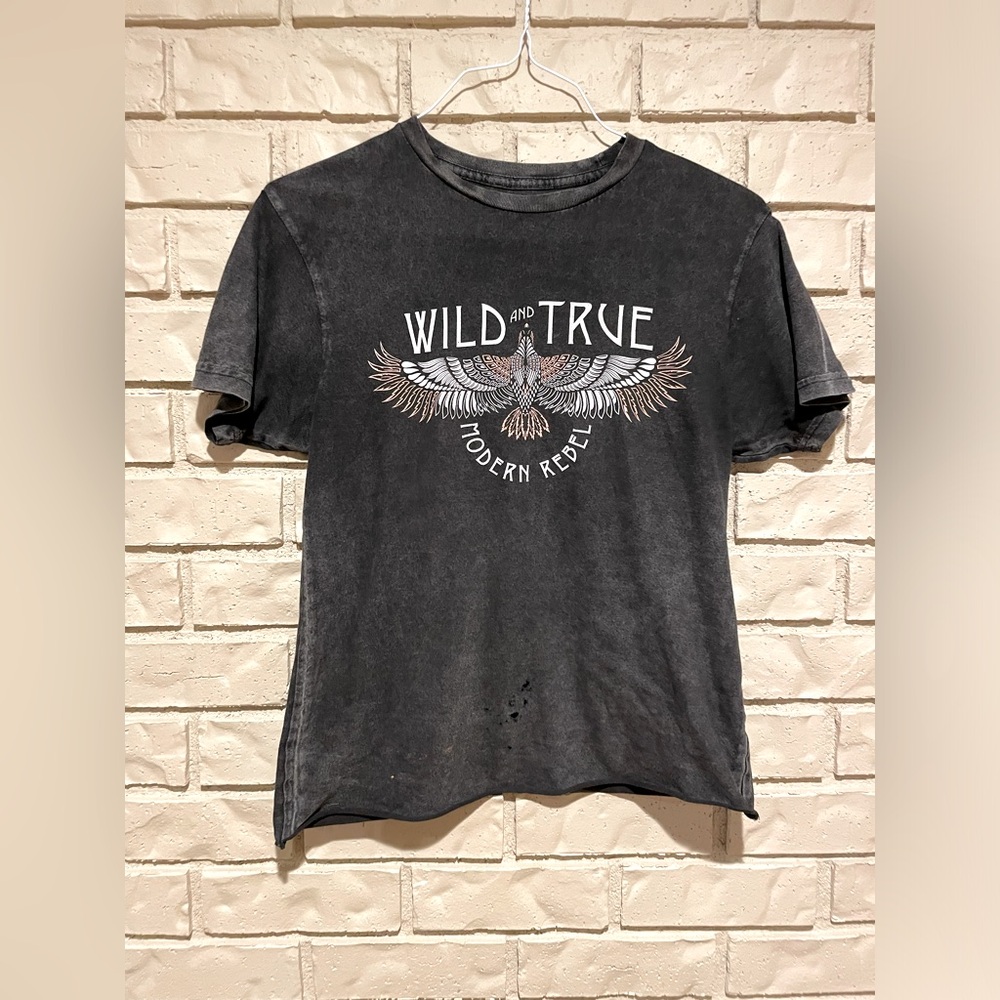 Women’s Tee.